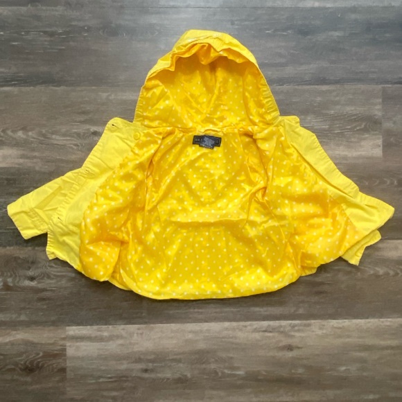 US Polo Assn Yellow Jacket with Hood Polka Dots Inside Children’s Size 5 - Picture 2 of 12
